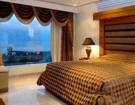 الكويت فندق ميراج سويتس - للعلائلات فقط المظهر الخارجي الصورة